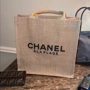 CHANEL À La Plage Tan Tote GWP